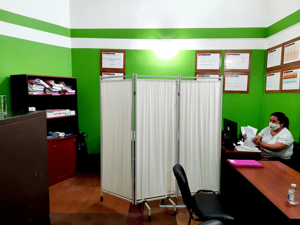 La Defensoría del Pueblo insta a reforzar la privacidad y el trato digno en prácticas ginecológicas